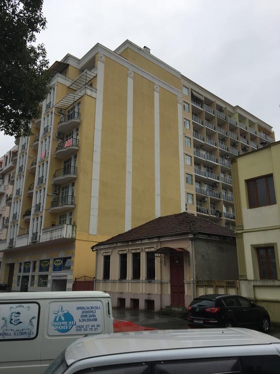 Apartment Pshavela 16 Batoemi Buitenkant foto