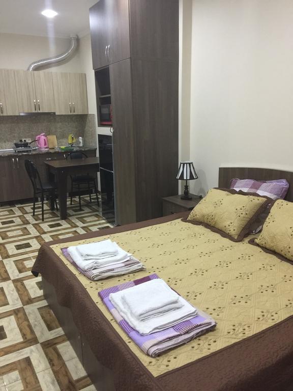 Apartment Pshavela 16 Batoemi Buitenkant foto